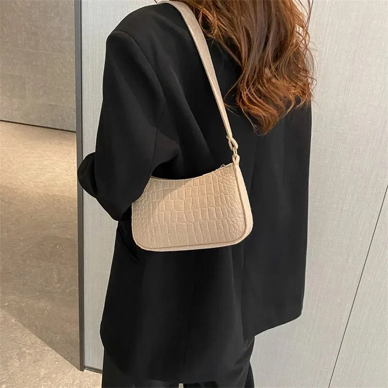 Lady Felt Armpit Design Luxury Tote Released Fashion Ladies Handbag Under Crescent Small Square Bag Lady Felt Armpit Design Luxu - Image 3